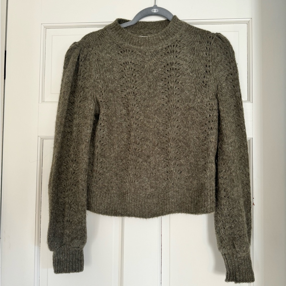 XiRENA Keely sweater in a pretty mossy green size XS.